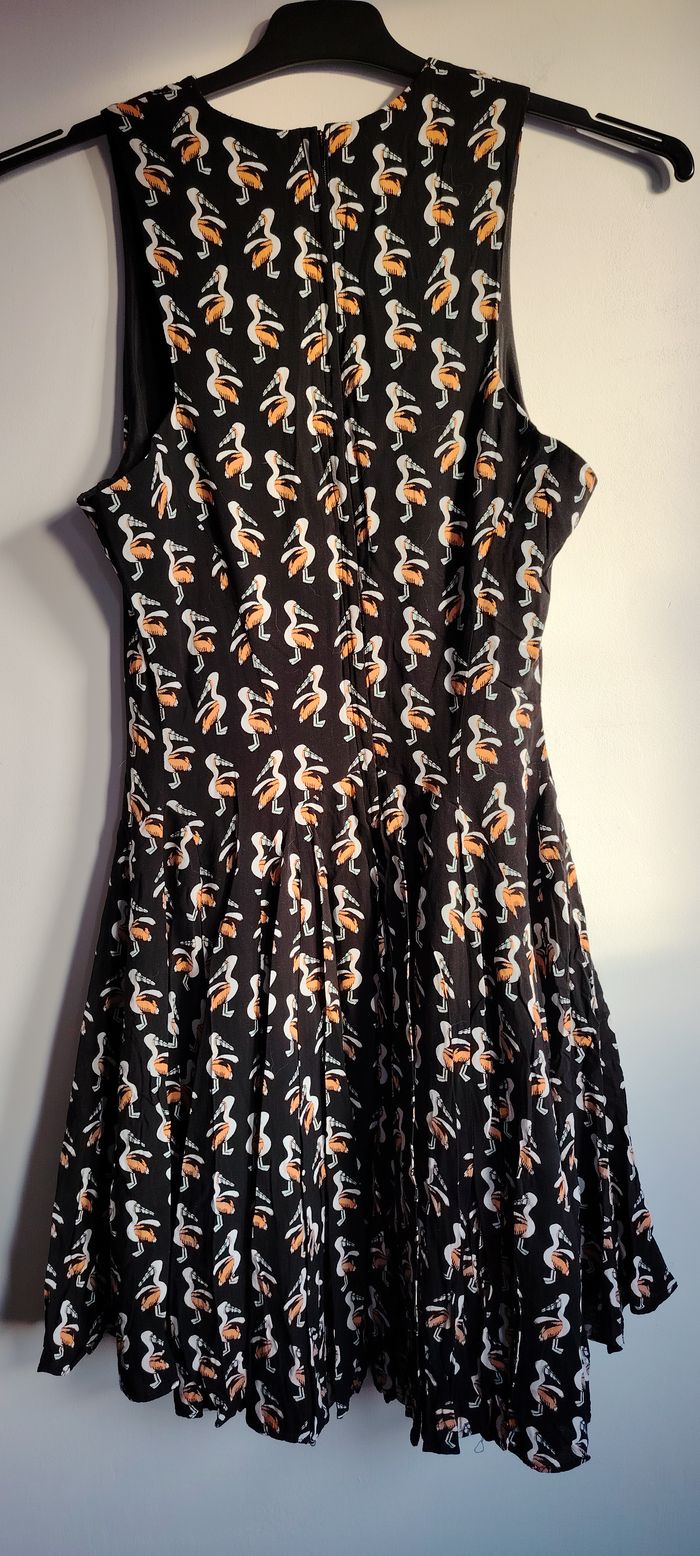 Robe évasée noire imprimé pélicans H&M – Taille 34 / 36 (coupe fluide) - photo numéro 3