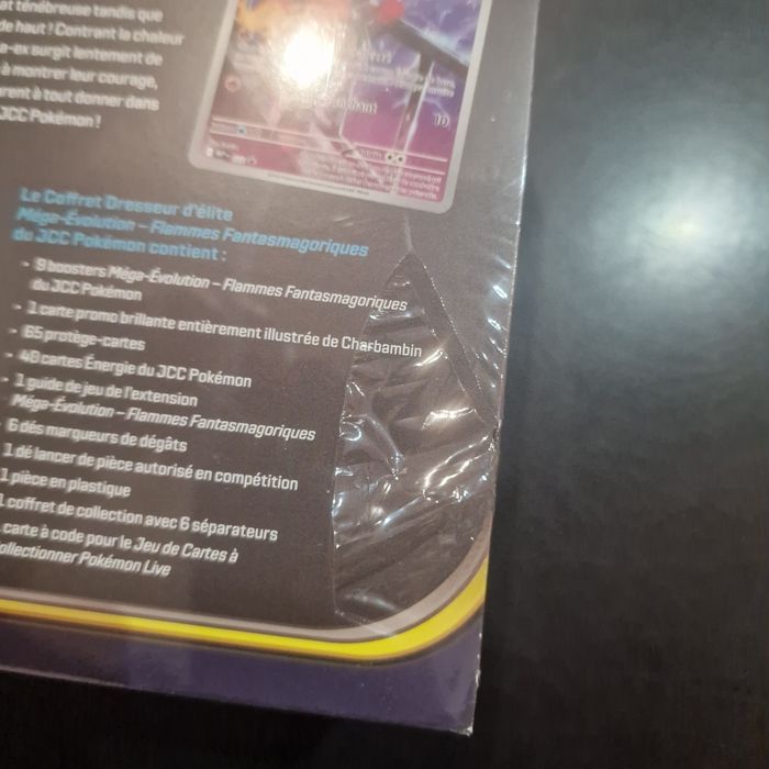 ETB Pokémon Flammes Fantasmagoriques — Neuf scellé, petits accrocs dans le plastique - photo numéro 3