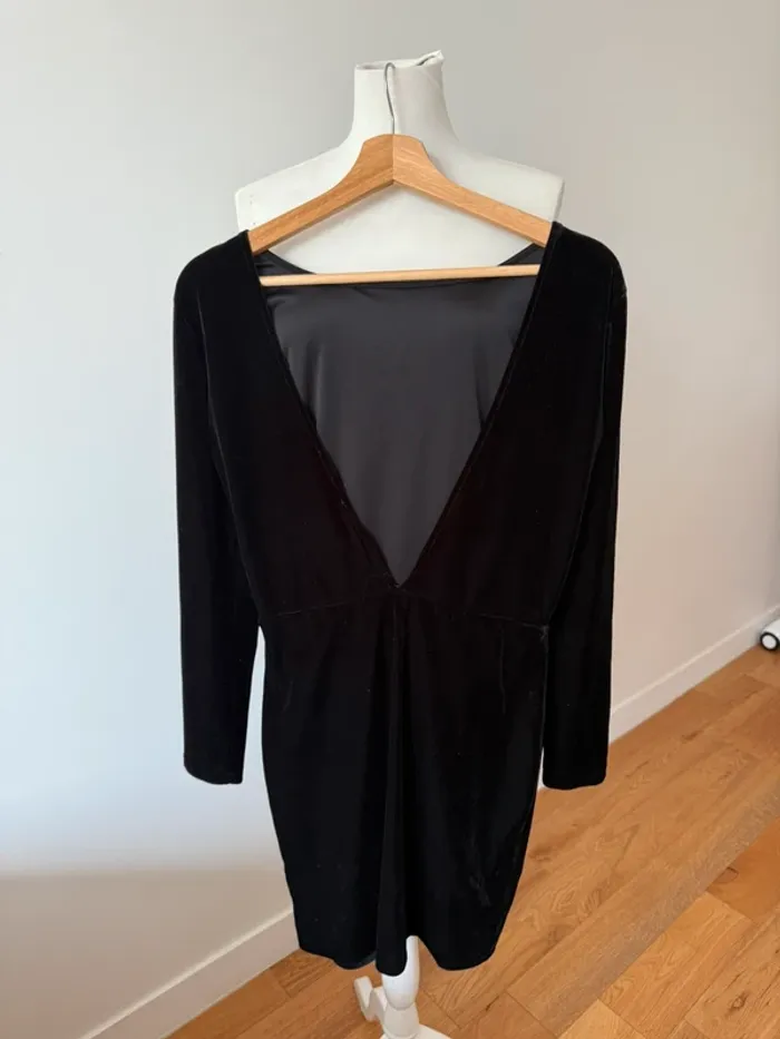 Jolie robe Mango dos nu plongeant M/38 - photo numéro 2
