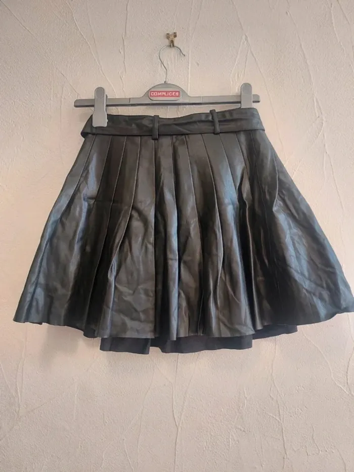 Jupe patineuse en similicuir Zara Taille XS - photo numéro 5