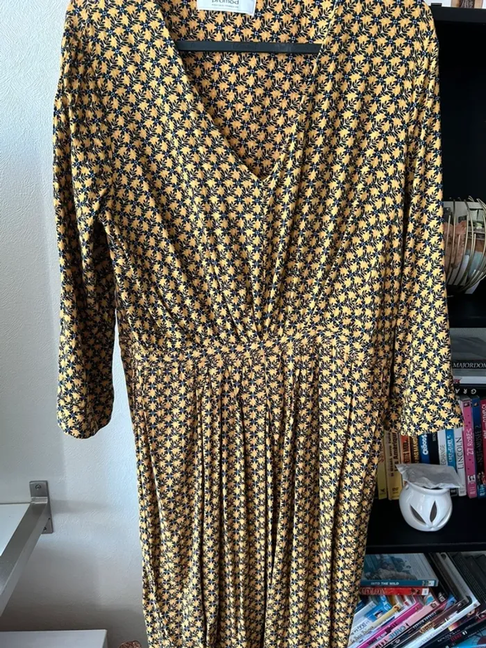 Robe jaune - photo numéro 2