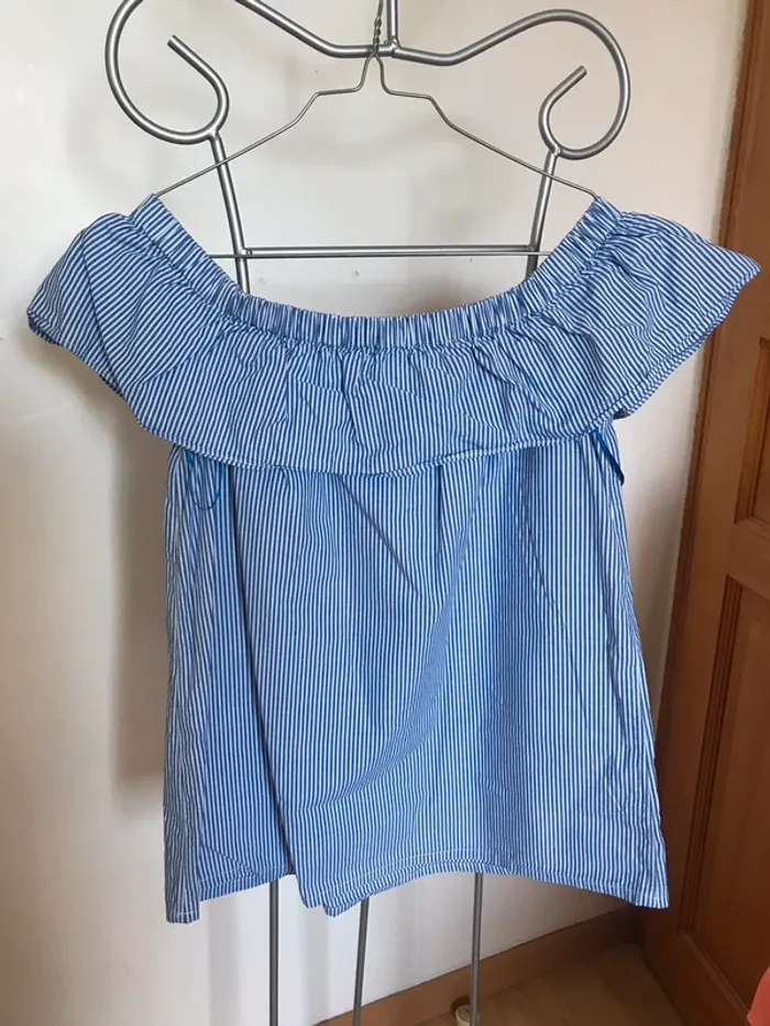 T-shirt rayure épaule nu