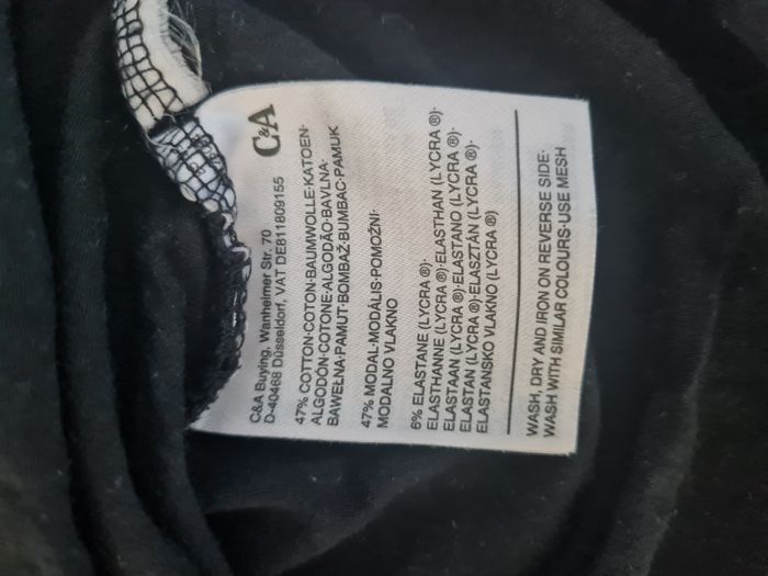 T-shirt noir fleurs blanches - photo numéro 2