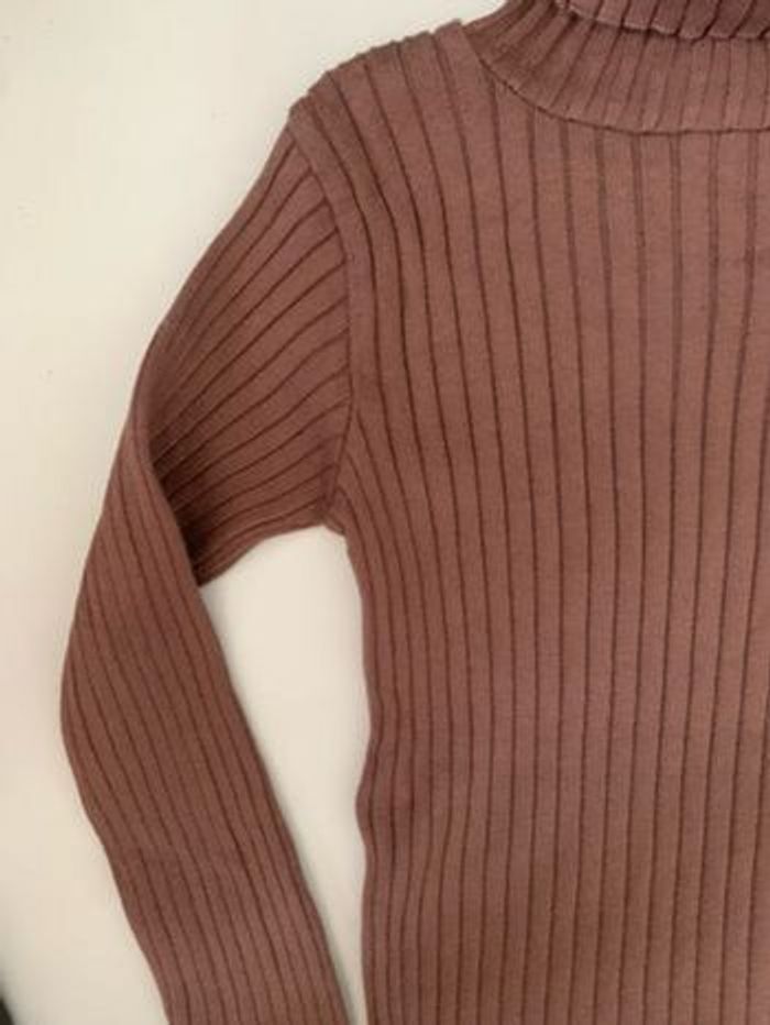Pull col roulé Taille 10 ans - photo numéro 3