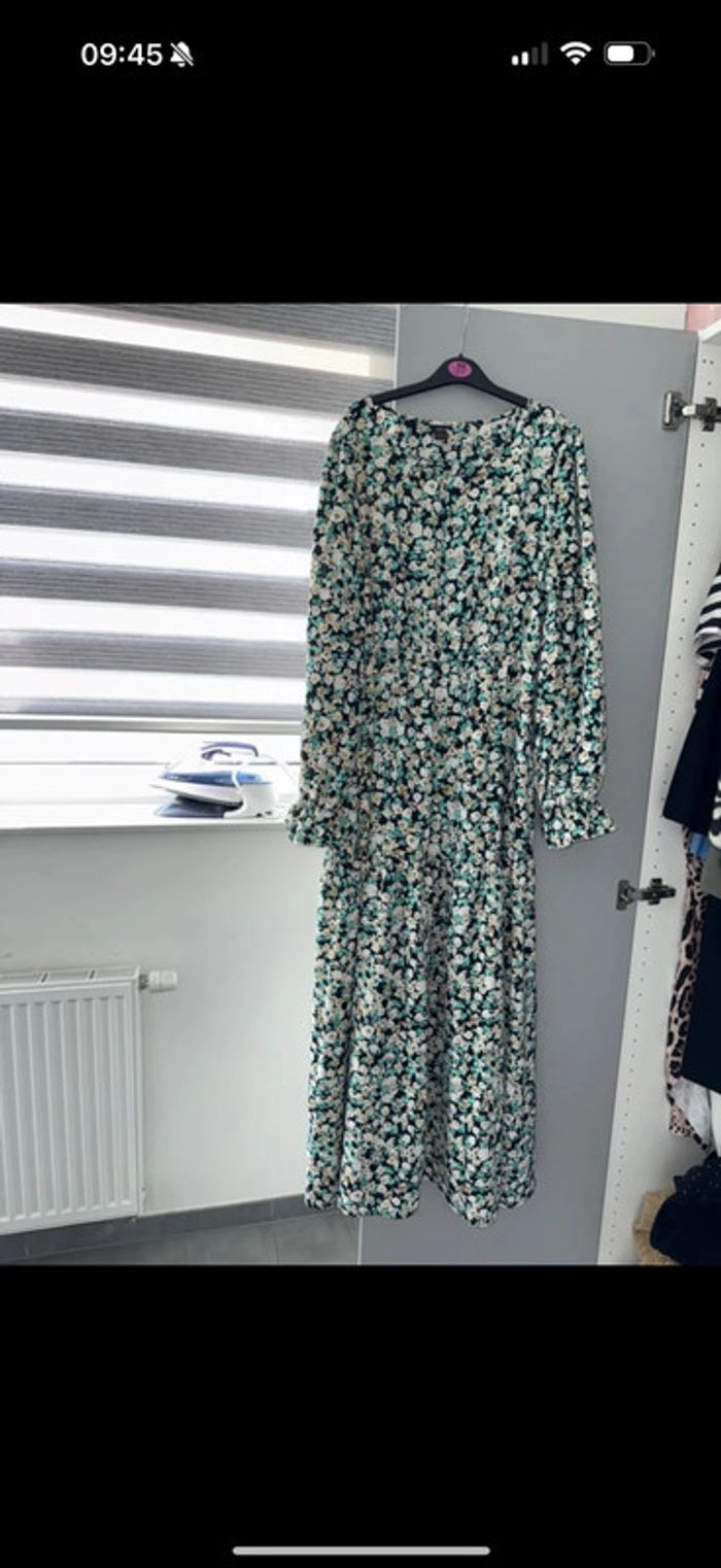 Robe fleuri taille 44 tres bonne etat - photo numéro 2