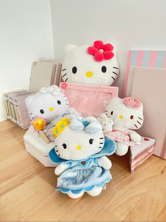 Lot  5 peluches hello Kitty