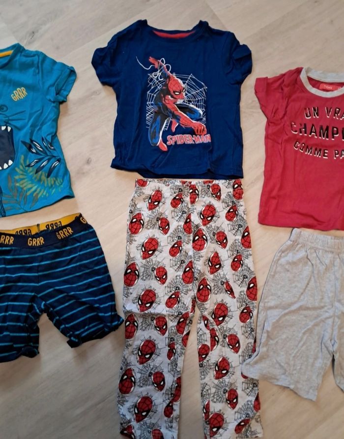Lot de 3 pyjamas neuf 2 ans - photo numéro 3