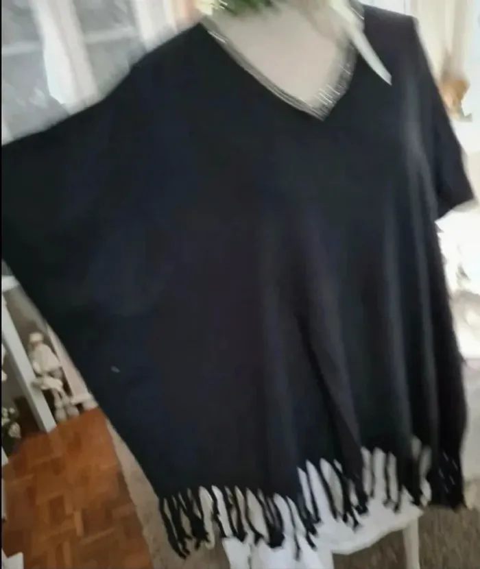 Pull poncho noir col V strass Enzoria Taille U (42/44/46) Neuf - photo numéro 3