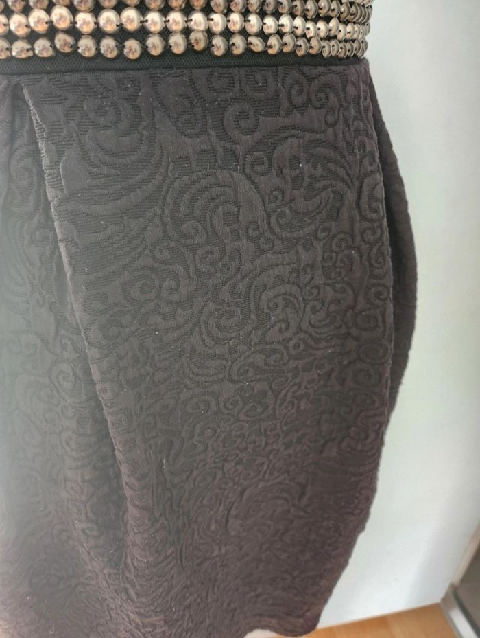 Petite robe noire (PRN) texturée, chic et moderne, T. 1 (équiv. S/M) - photo numéro 4