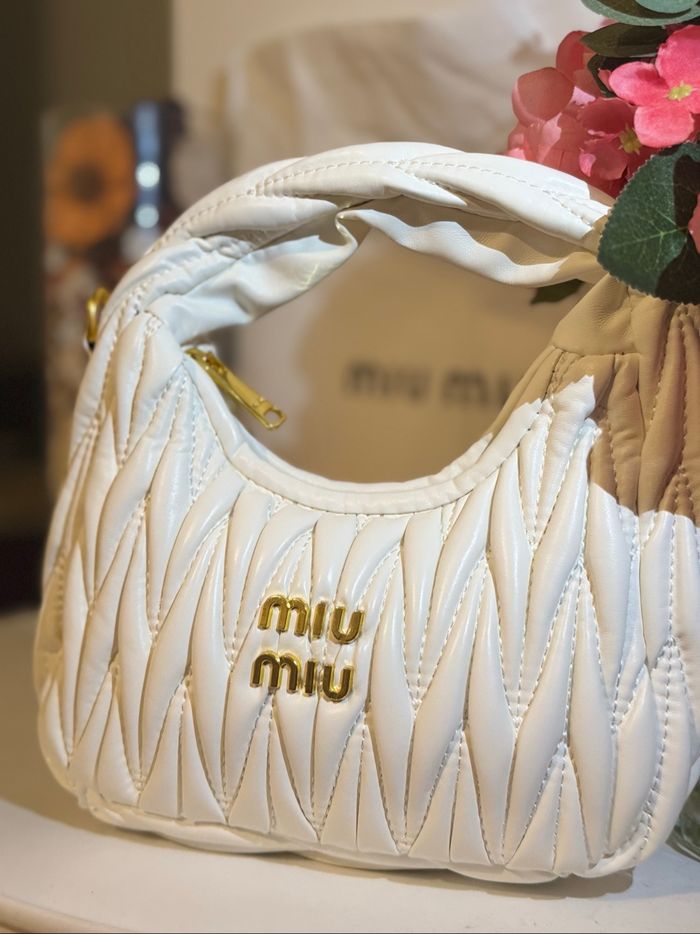 Sac Miu Miu matelassé blanc - photo numéro 4