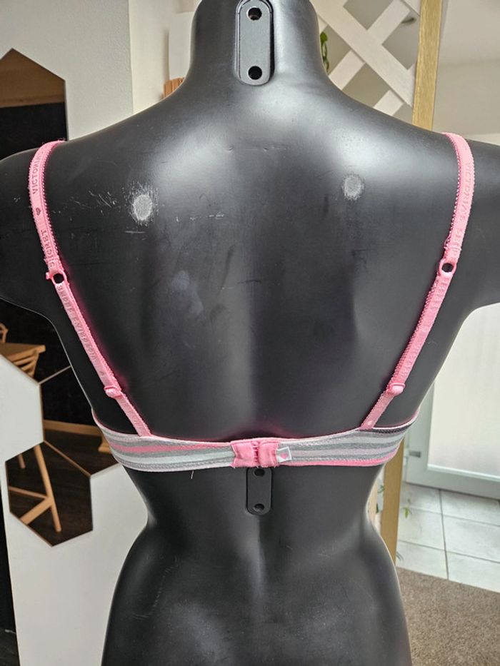 Victoria secret soutiens-gorge 34B - photo numéro 4