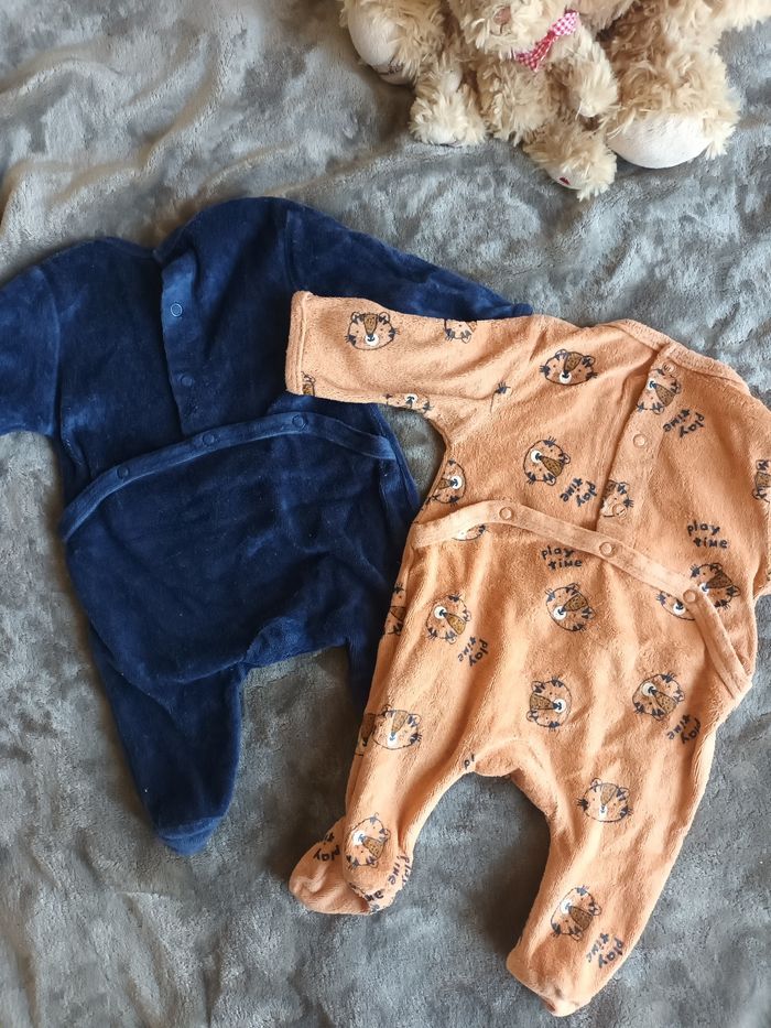 Lot de pyjamas 1 mois - photo numéro 4