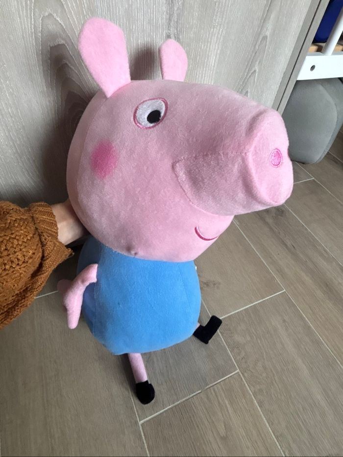 Grande peluche George Peppa pig - photo numéro 4