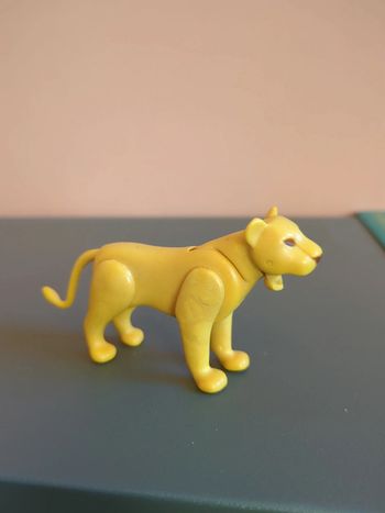 figurine lionne playmobil