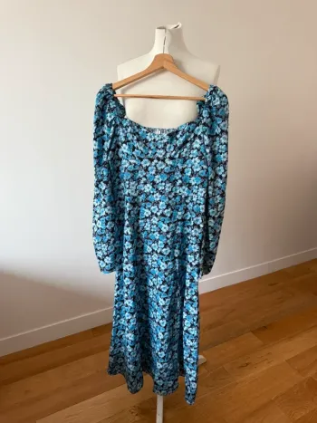 Jolie robe d’été L/40 fleurie