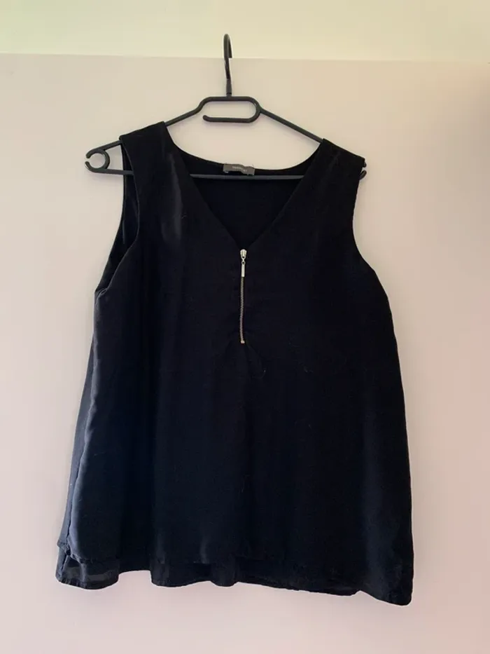 🖤 Top noir sans manches à zip - photo numéro 2
