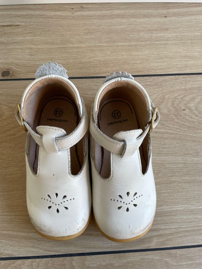 Chaussures ouvertes pour fille en cuir blanches vertbaudet taille 22 - photo numéro 2