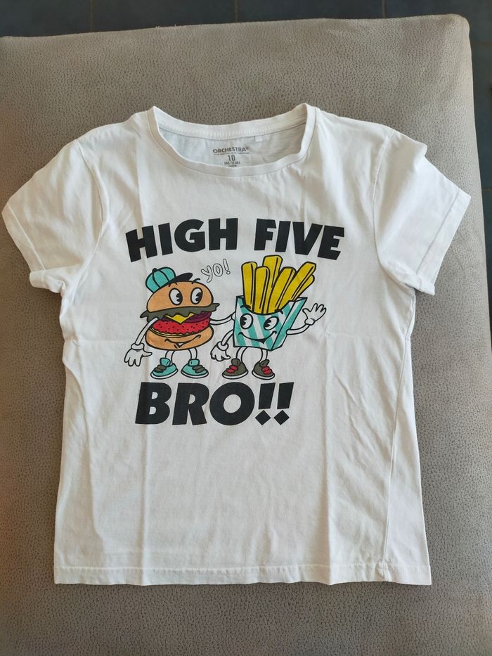 Tee-shirt blanc garçon 10ans imprimé burger 🍔 et  frites 😘 marque Orchestra