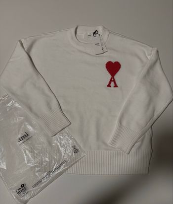Pulls Ami Taille XL blanc avec le coeur rouge 