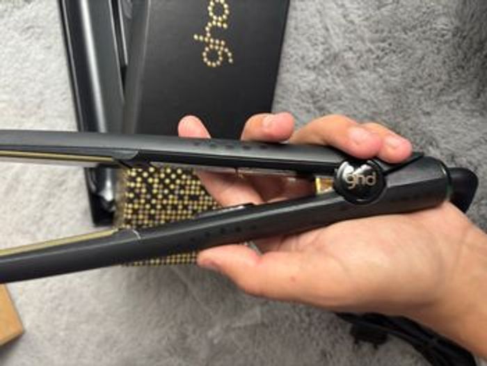 Lisseur portable GHD platinum V Golf professionnel neuf - photo numéro 3