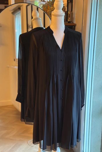 Robe noire Maison 123 Paris en soie plissée taille 38 modèle Coralie