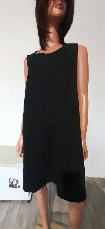 Petite robe noire tissu sweat léger mais épais