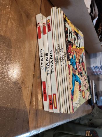 Lot de 9 bande dessinée Titans