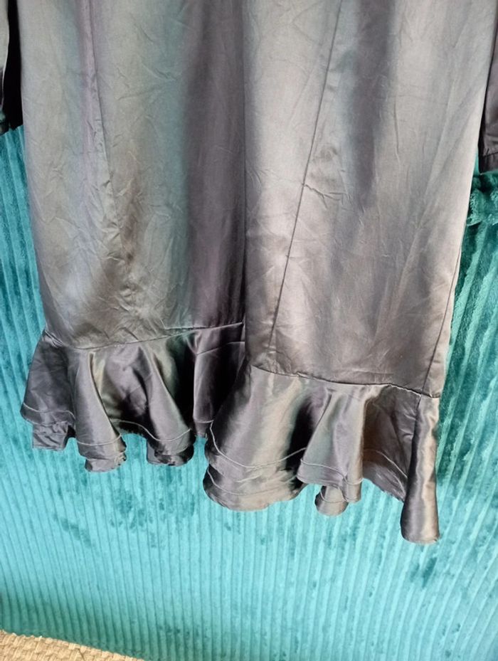 Robe satin noir grande taille - photo numéro 5