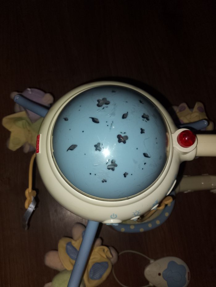 Mobile musical Fisher Price veilleuse avec télécommande - photo numéro 8