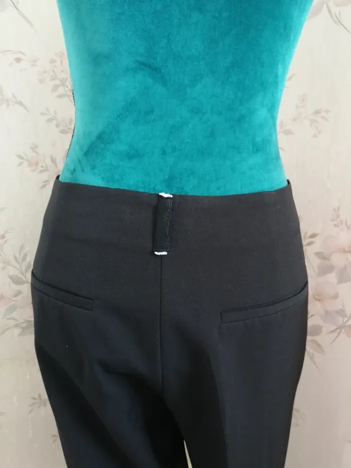 Pantalon noir droit style tailleur fausses poches arrières / ottantotto / (42) - photo numéro 8