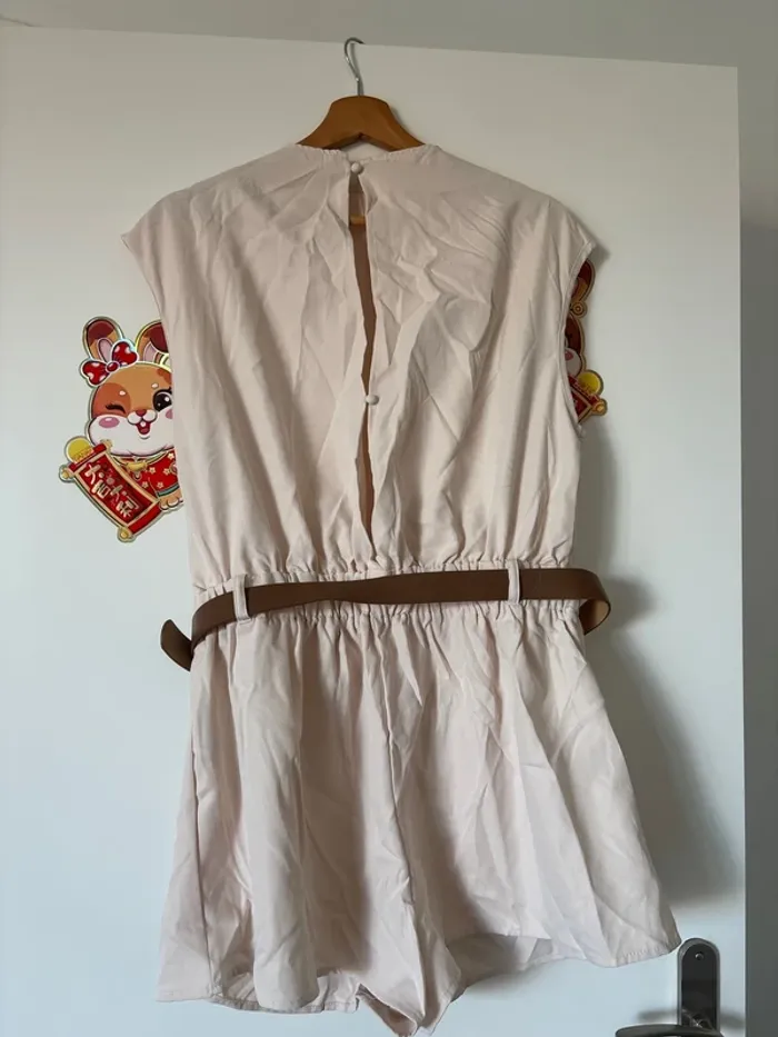 Combinaison chic beige neuf - photo numéro 4