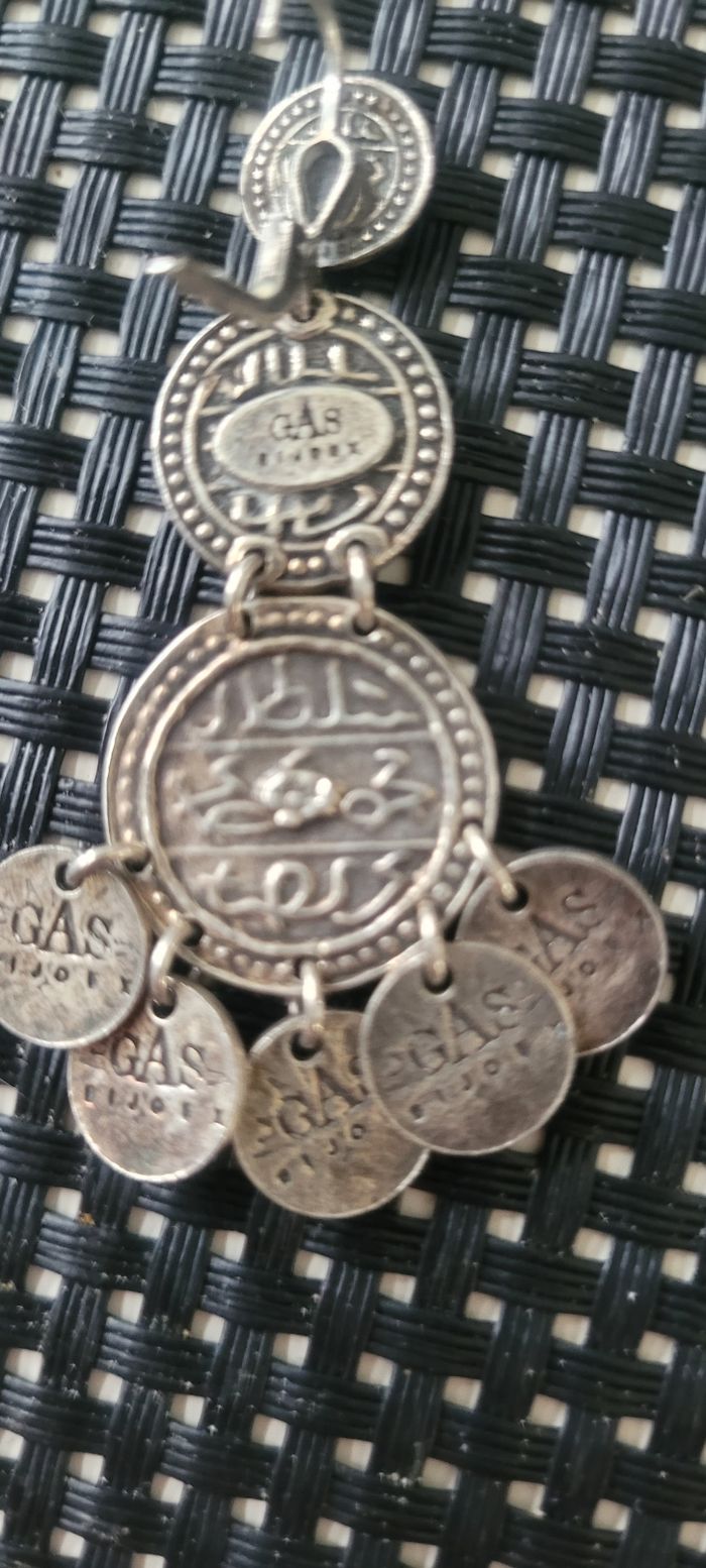 Boucles d'oreilles gas bijoux sequins excellent état - photo numéro 6