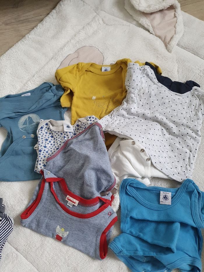 Lot de vêtements garçon 9 et 12 mois de marque - photo numéro 2