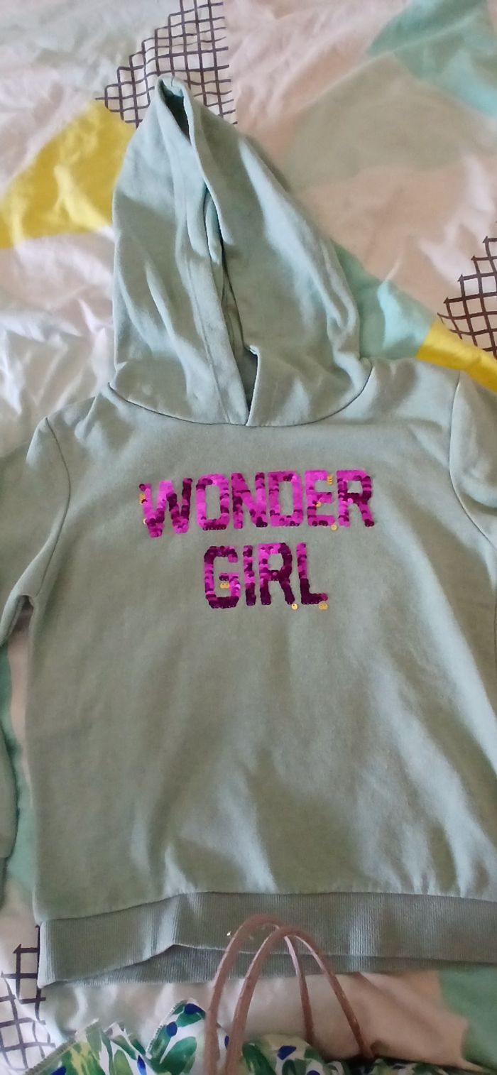 Pull à capuche sequins 2 couleurs - photo numéro 3