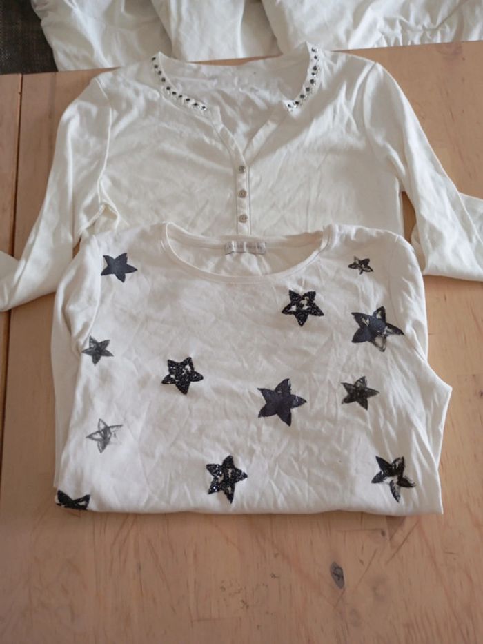 2 t shirt femme bon état 36 38