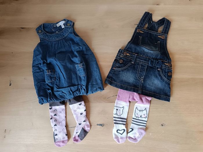 2 Ensembles Robes + collants 1 mois
