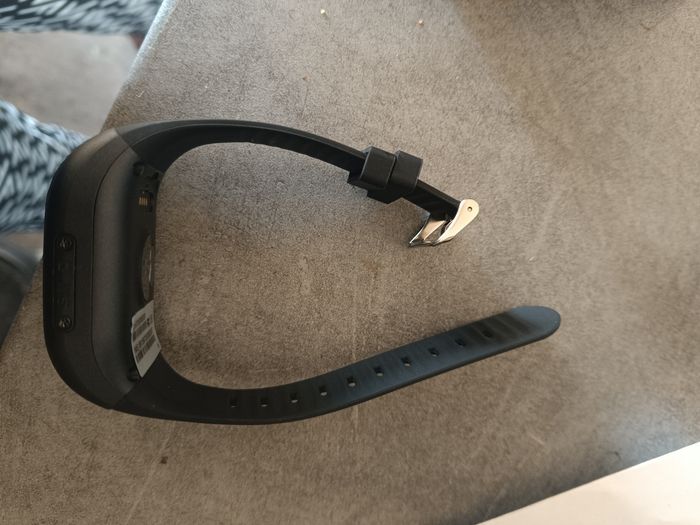 Montre connectée SOS - photo numéro 4