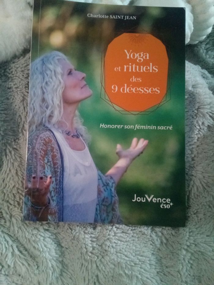 Livre yoga et rituels des 9 déesses - photo numéro 3
