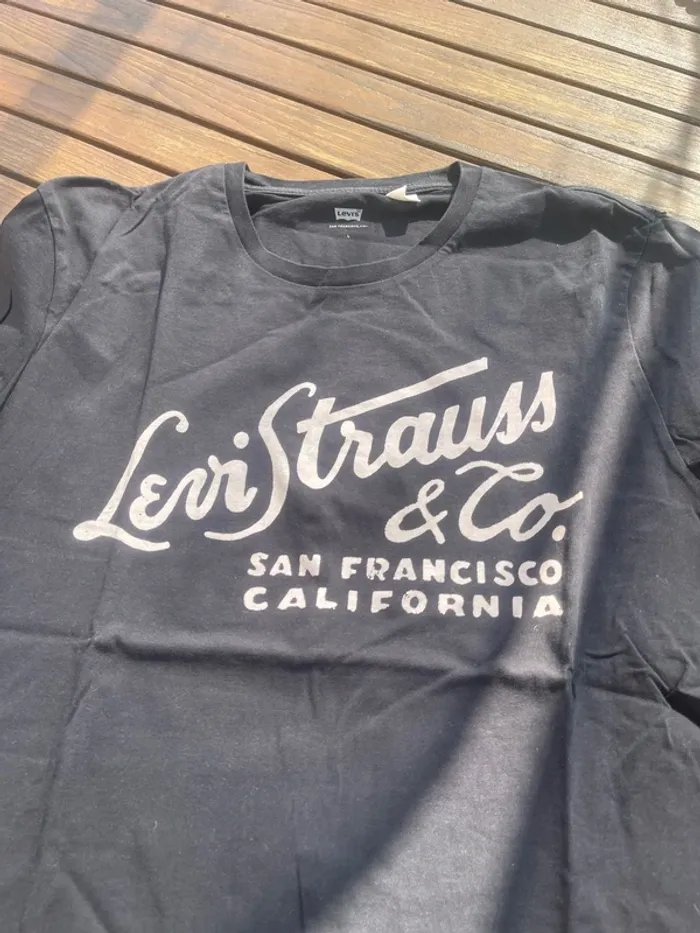 TEE shirt noir Levi ´s taille L - photo numéro 2
