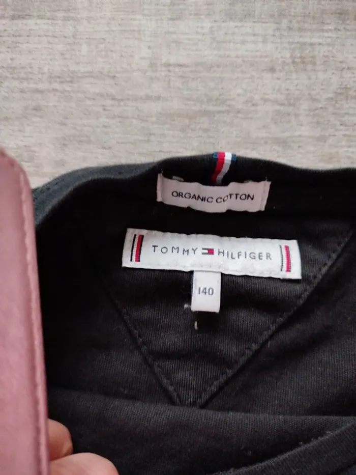 Tee shirt Tommy Hilfiger 10 ans - photo numéro 3