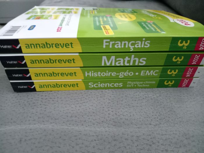 Lot de 5 manuels 4 annales de brevet + 1 livre avec les fiches détachables - photo numéro 3