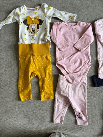 Lots de vêtements disney => minnie 