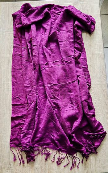 Écharpe / Châle violet prune à franges – Très bon état