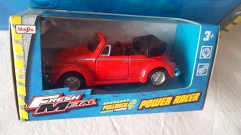 VOLKSWAGEN COCCINELLE 1303 VOITURE CABRIOLET ROUGE 1/38 maisto