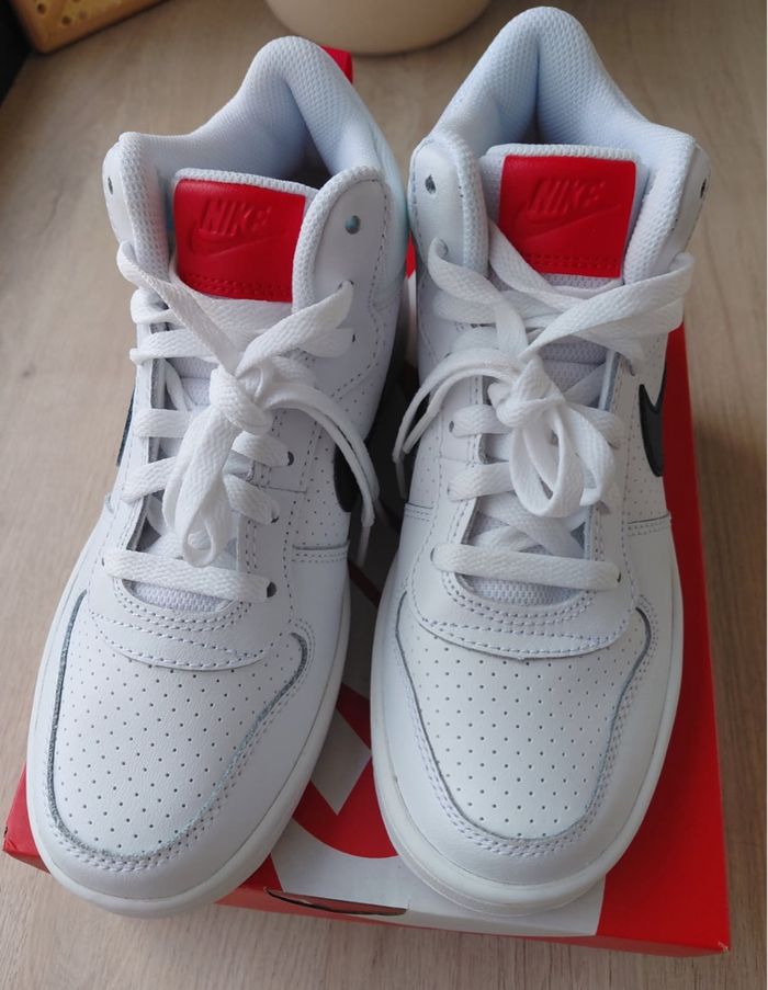 Baskets Nike neuves 38 - photo numéro 4