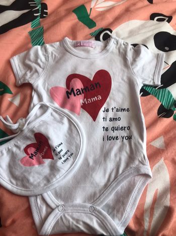 Body avec bavoir assorti 9 mois