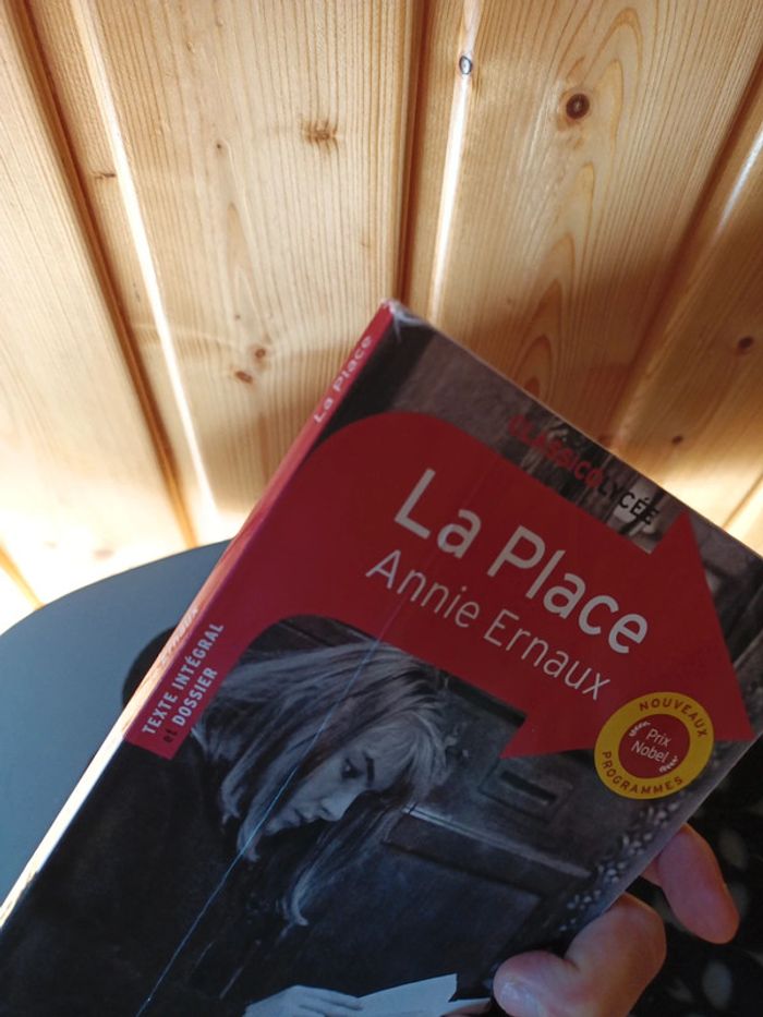 Livre La Place de Annie Ernaux - photo numéro 5