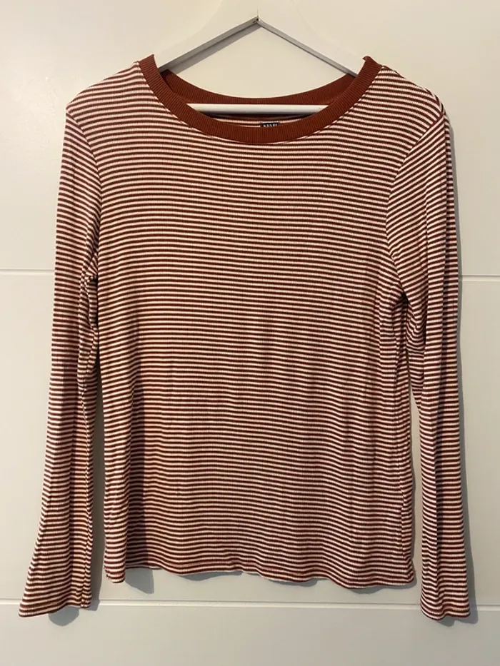 Pull fin rayé