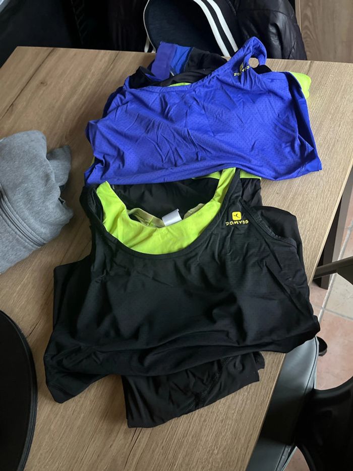 Lot vêtements de sport femme
