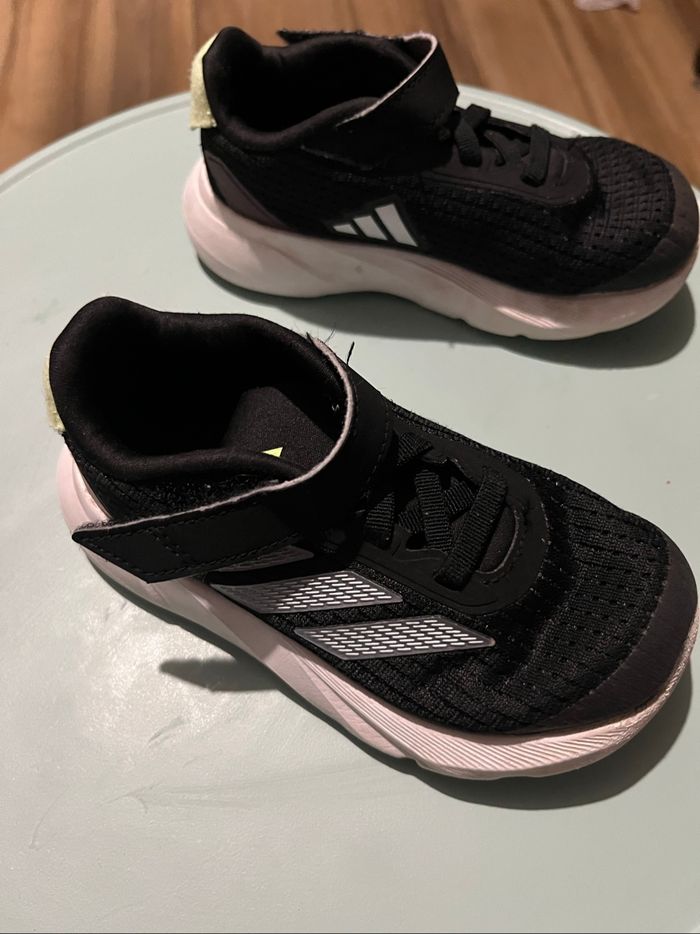 Chaussures garçon taille 25 adidas - photo numéro 2
